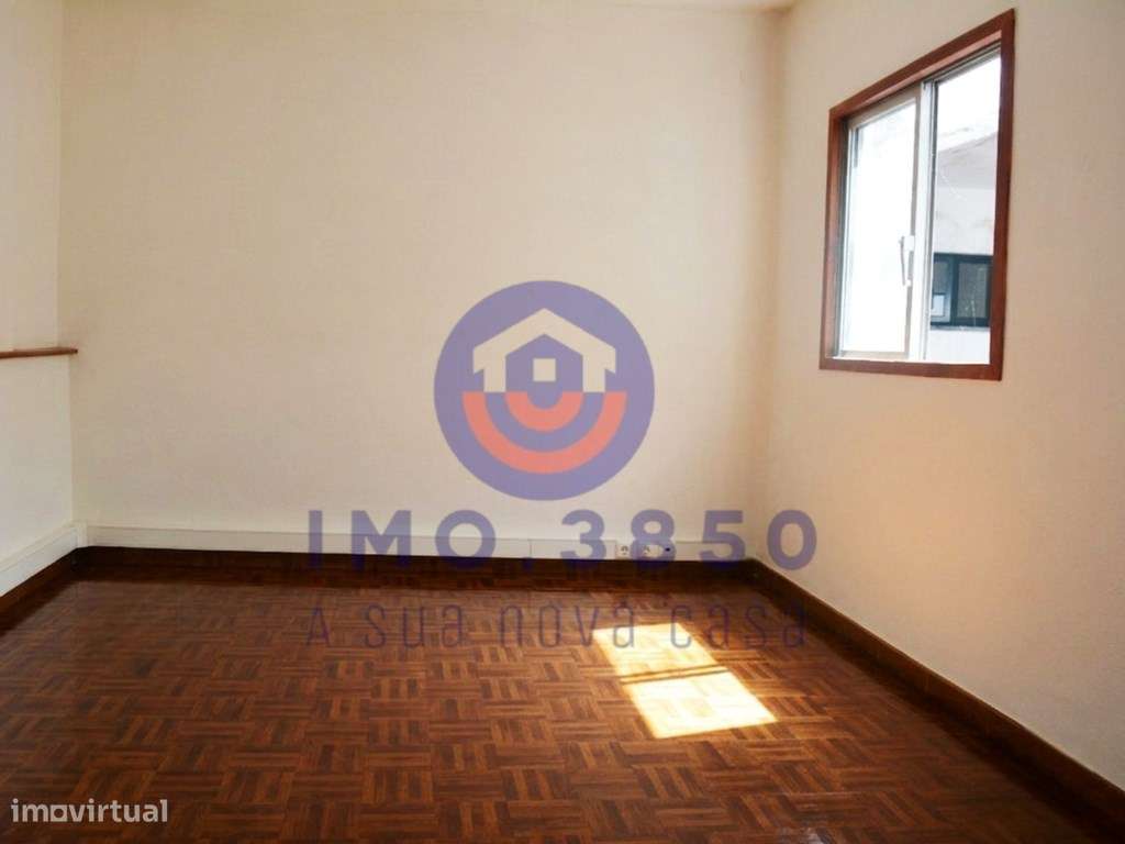 Moradia T4 c/ excelentes áreas-11