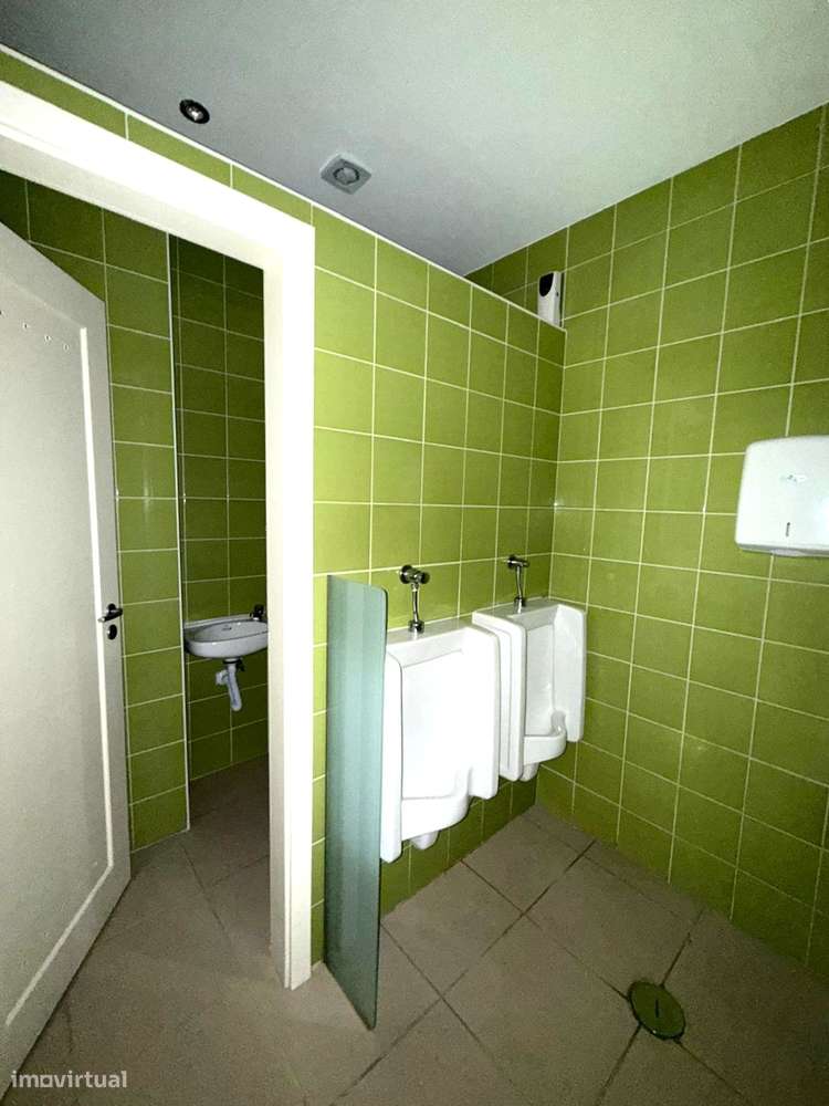Estabelecimento comercial em Esmoriz-32