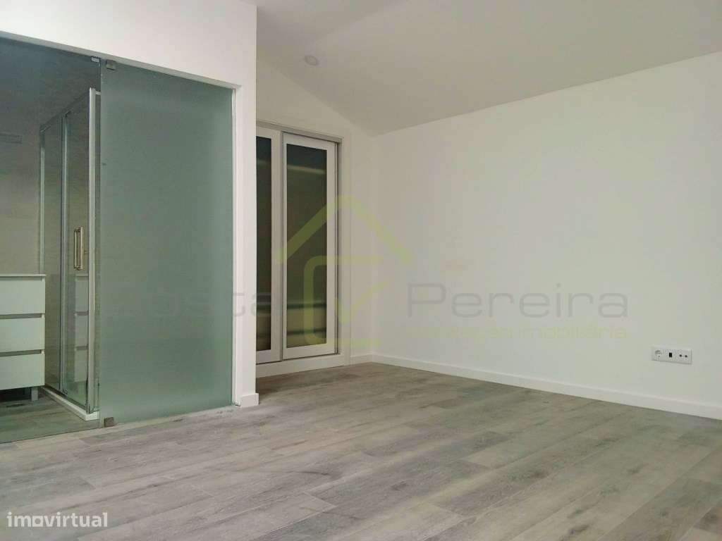 Moradia t3 com espaço exterior a minutos das praias-7