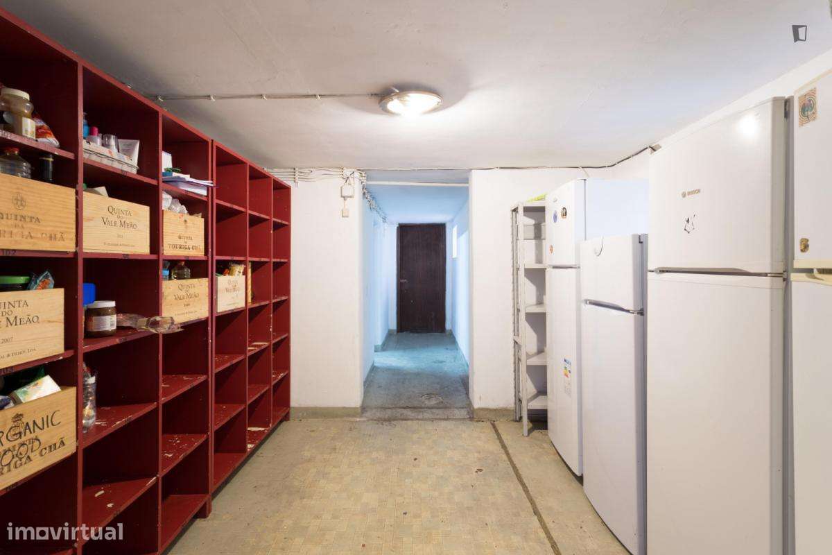 Quarto - localizado em Cedofeita Porto - Grande imagem: 5/10