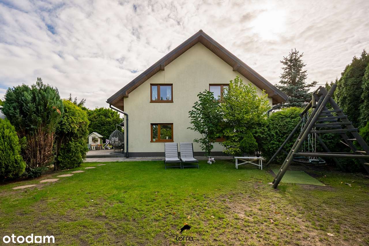 Dom wolnostojący z Dużym Garażem i Pięknym Ogrodem !!!-3