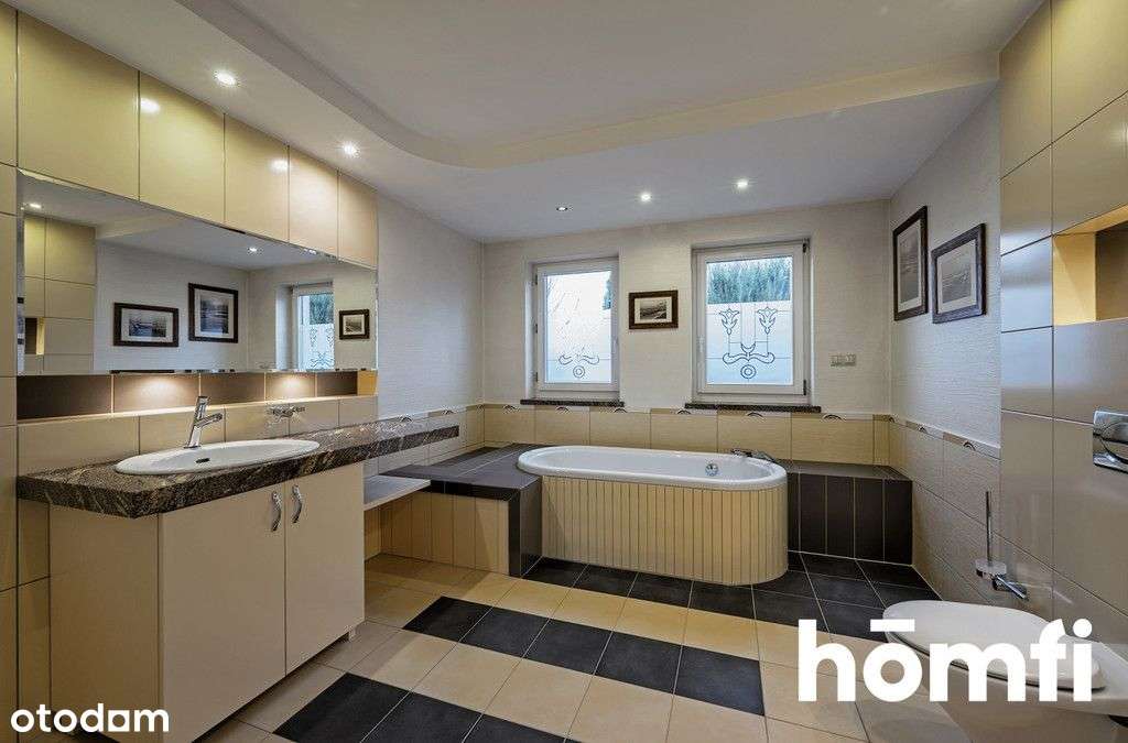 Dom jednorodzinny z garażem na dużej działce-16