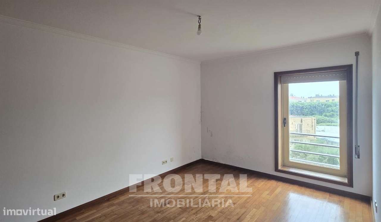 T3 Duplex em Condomínio Fechado com Piscina | Lavra, Matosinhos-25