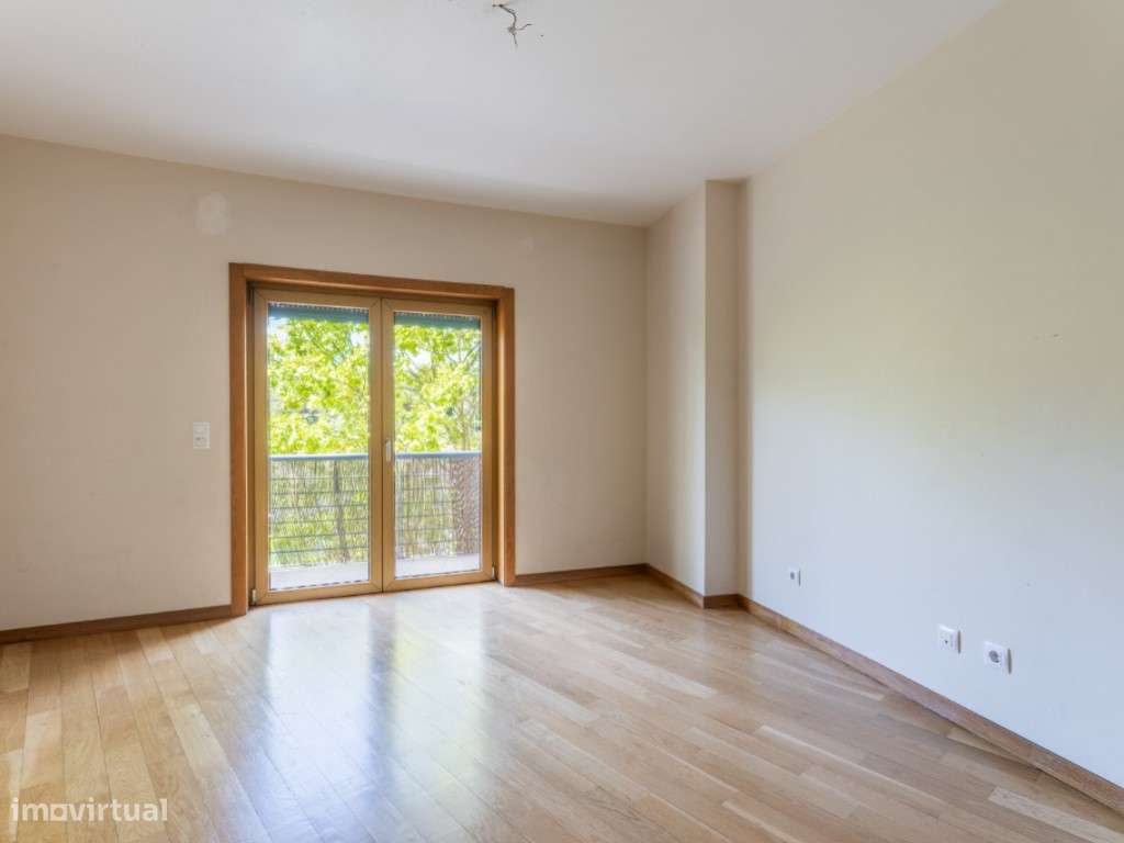 T3 com garagem e varanda com 23m2 - Colinas do Cruzeiro, Odivelas-15