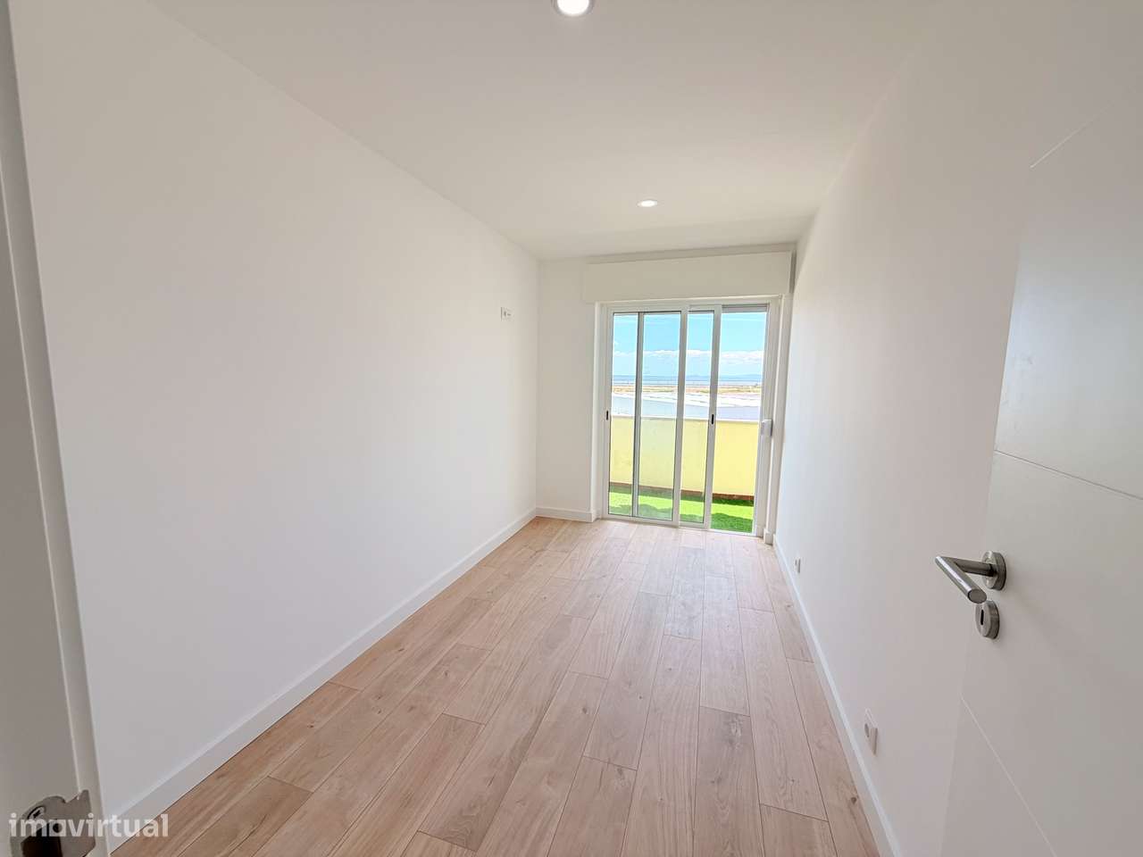 Apartamento T3 Totalmente Renovado | Vista de Rio | Forte da Casa-6
