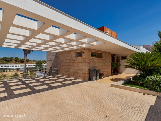 Moradia T5 de Luxo nas Amoreiras-35