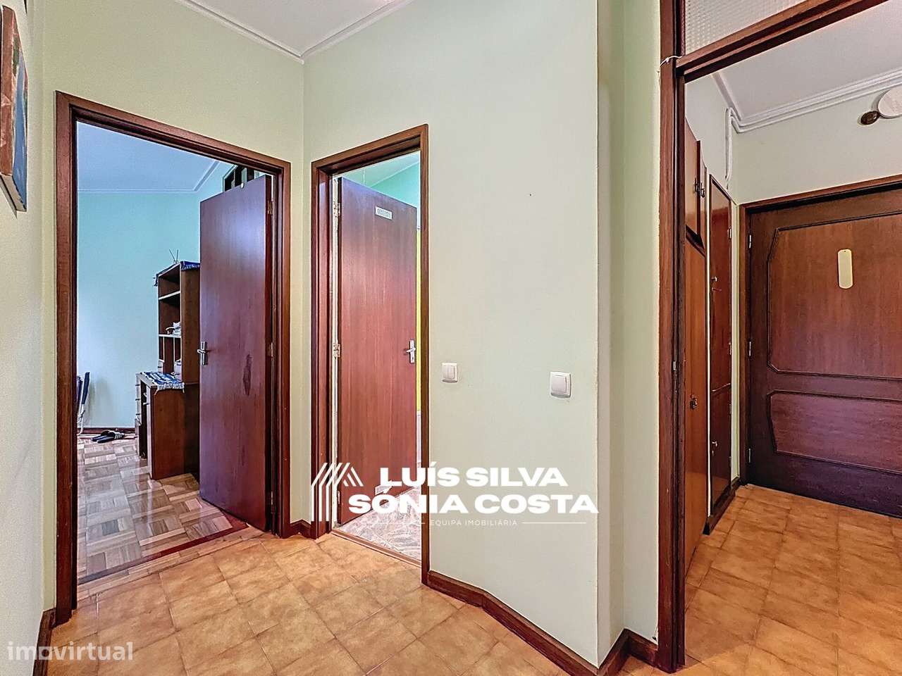 * APARTAMENTOS T4 Destinados a Investimento *-12