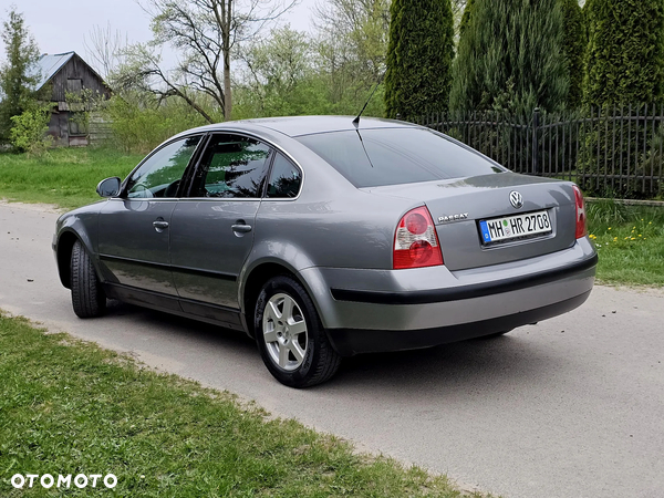 Volkswagen Passat - 2