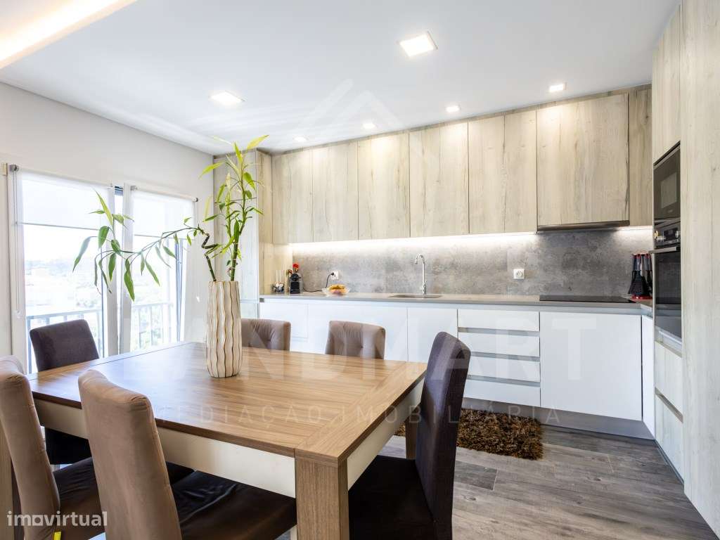 Apartamento T3 Duplex, Centro de Turquel-3
