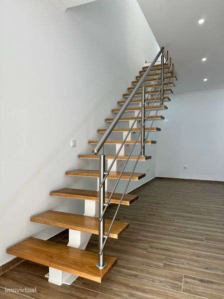 T4 renovado para alugar - Centro histórico de Palmela - Grande imagem: 5/12