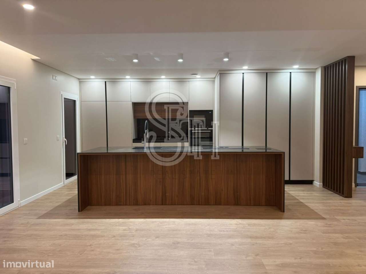 T3 NOVO URBANIZAÇÃO VARANDAS II - Grande imagem: 4/27