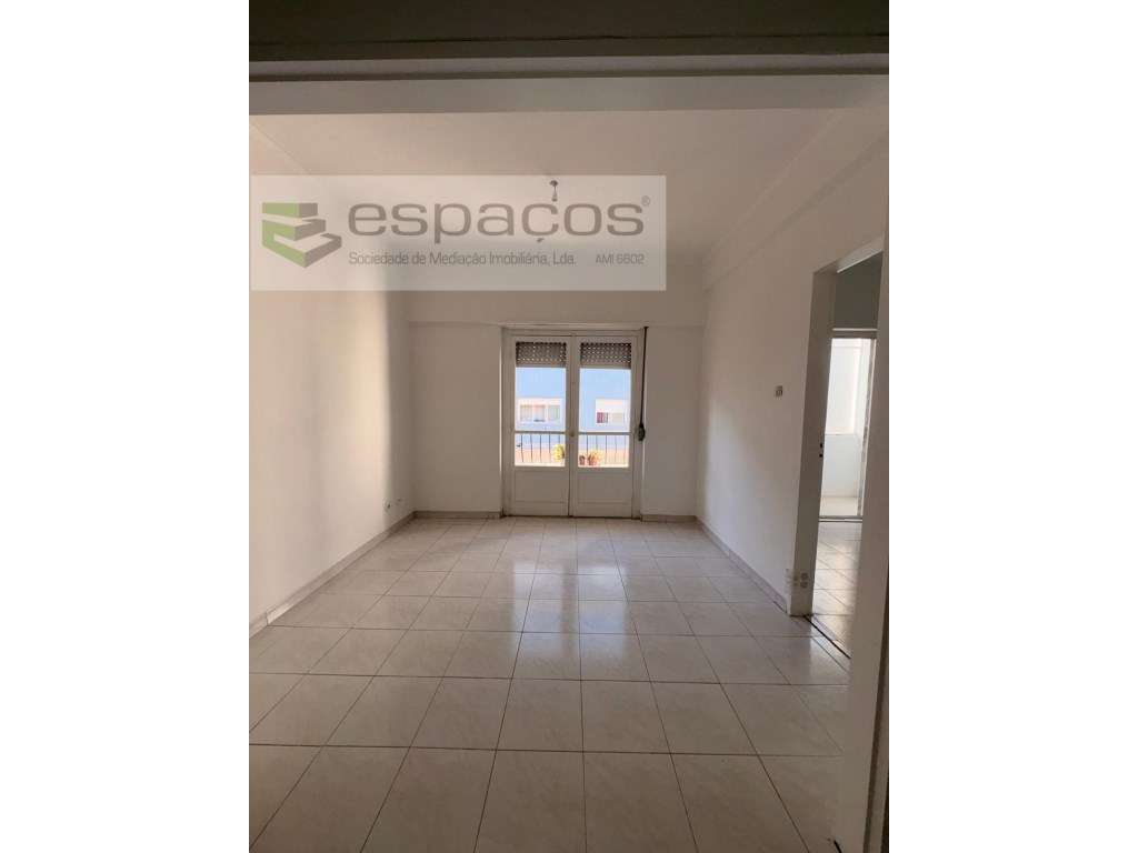 Apartamento T2 em Camarate - Grande imagem: 4/16