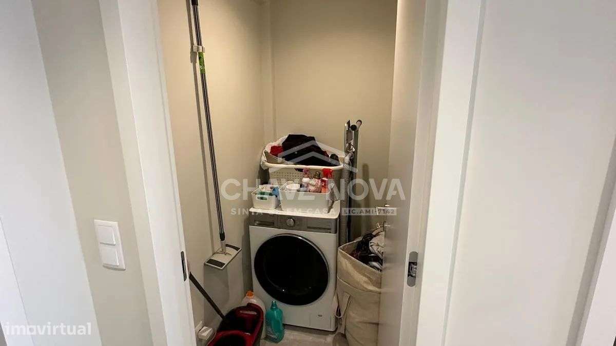 T2 Luxo Último Piso c/ Lugar de Garagem em Canidelo-16