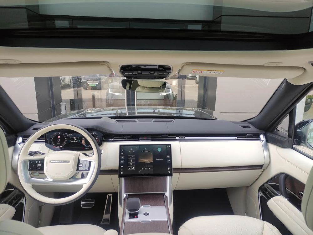 Land-Rover Range-Rover 3.0 D Hse 300 KM — zdjęcie 2