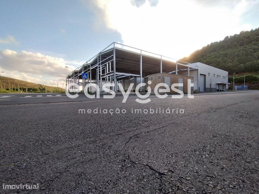 Pico D'Água Park - Armazém novo em zona central da ilha de São Miguel - Grande imagem: 1/15