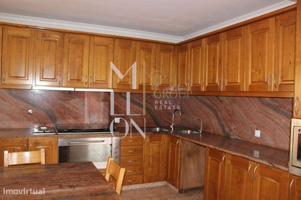 Moradia T4 com garagem-5