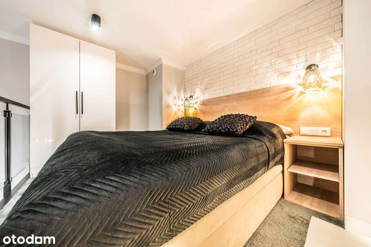 Apartament typu loft w sercu Wrocławia- Stare Miasto, Garaż-8