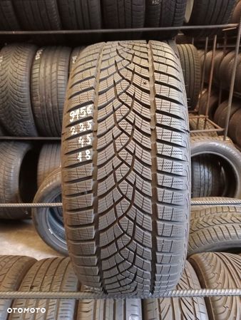 GOODYEAR ULTRA GRIP PERFORMANCE PLUS 225 45 18 XL - 1