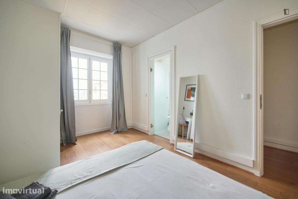 Quarto - localizado em Avenida da Liberdade Lisbon - Grande imagem: 4/9