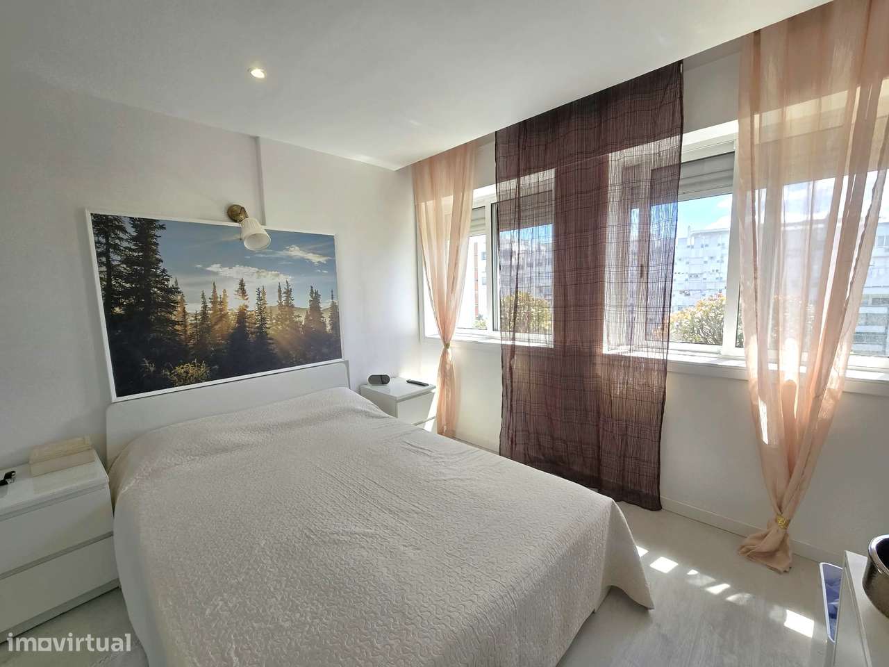 Excelente Apartamento T2 renovado com Open Space e Varanda - Almada-21