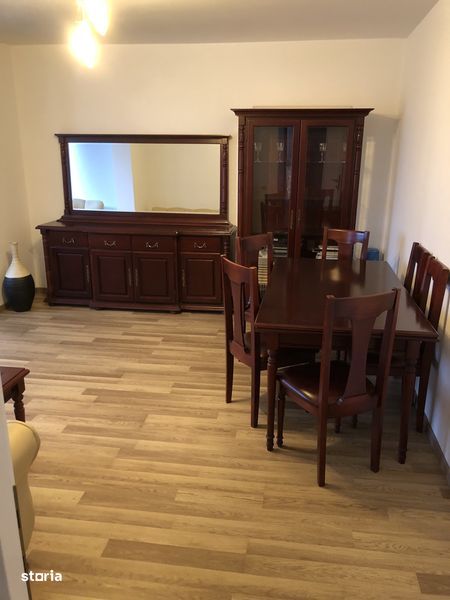 Vand apartament 4 camere Zalau