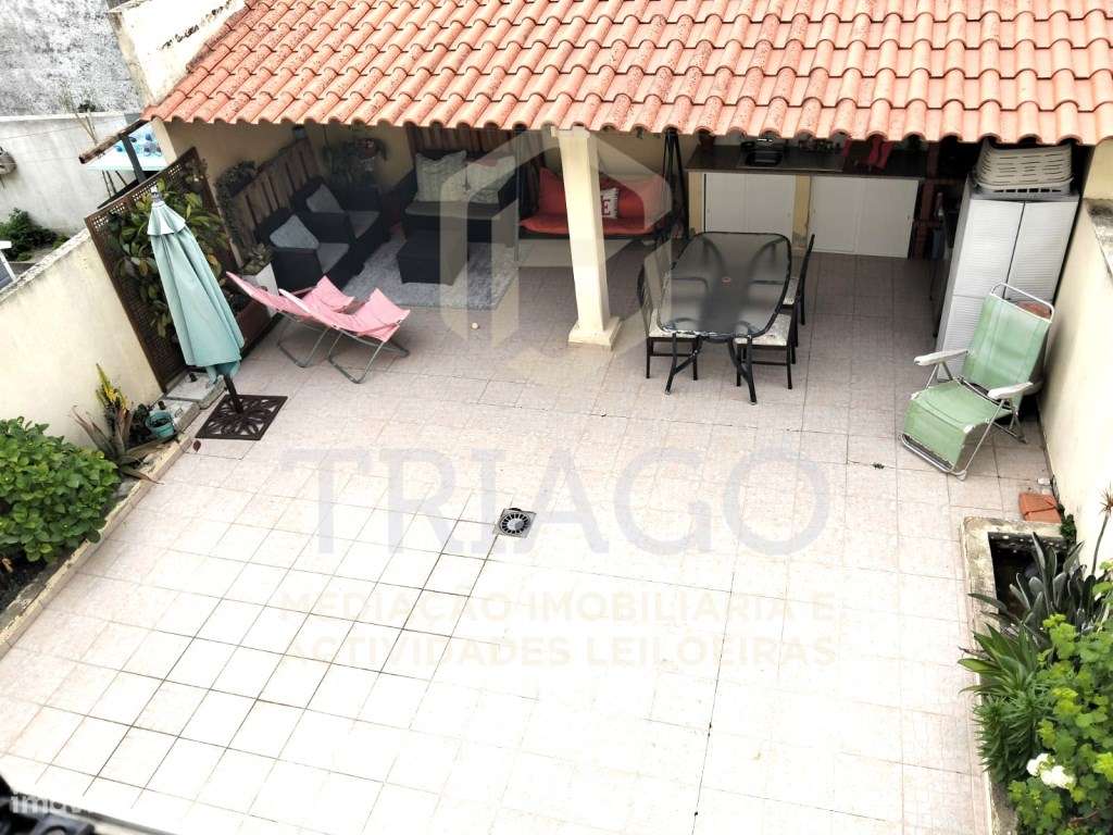 Fantástica Moradia com Garagem e Sótão - Centro Samora Correia-24