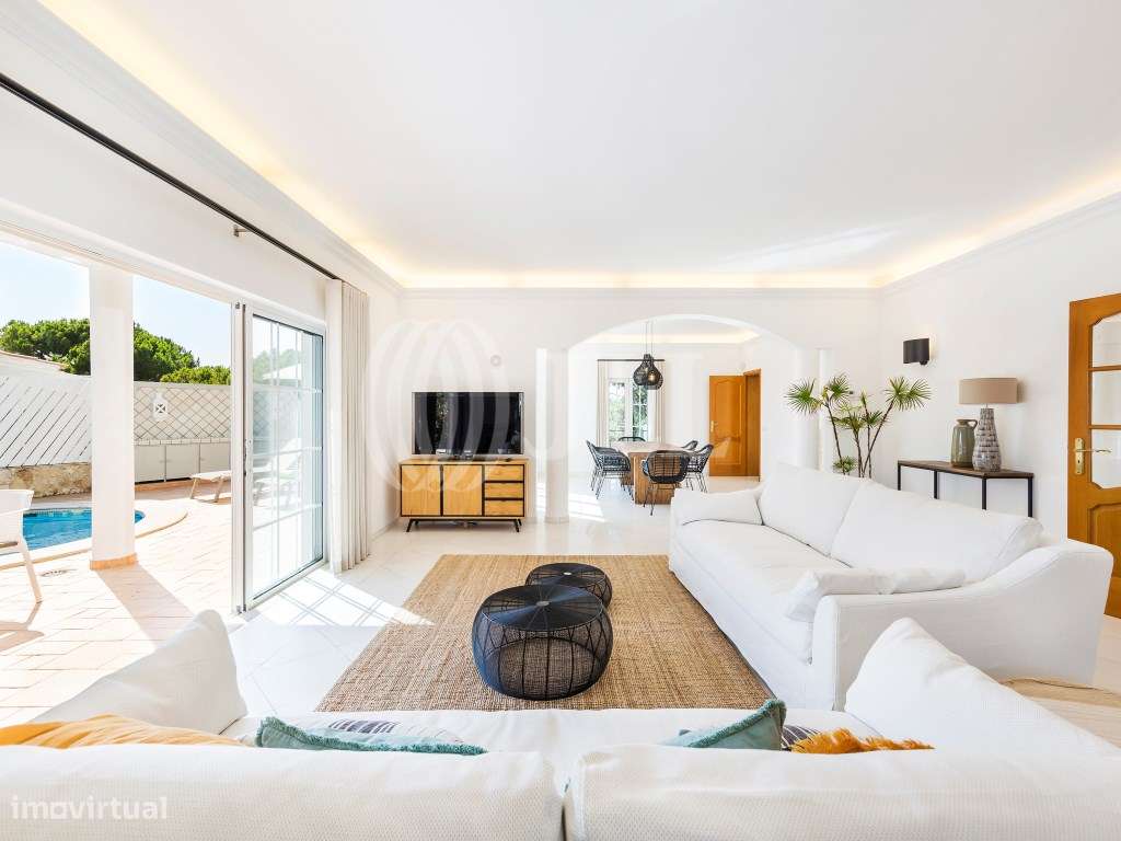 Moradia T5 com piscina e jardim no Vale do Lobo, Algarve - Grande imagem: 4/23
