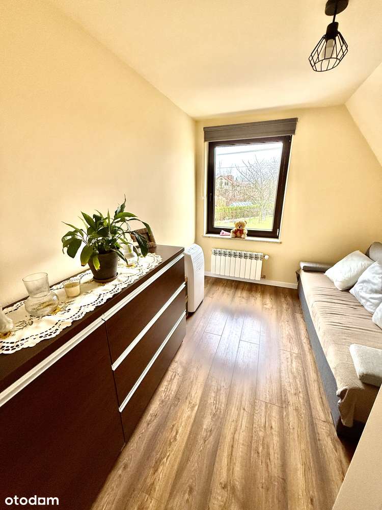 Przestronny dom wolnostojący w Imielinie, idealny dla dwóch pokoleń-12