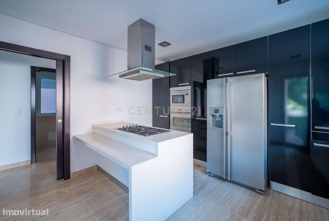 Moradia T4 com Piscina Privativa | Bicesse, Cascais-24
