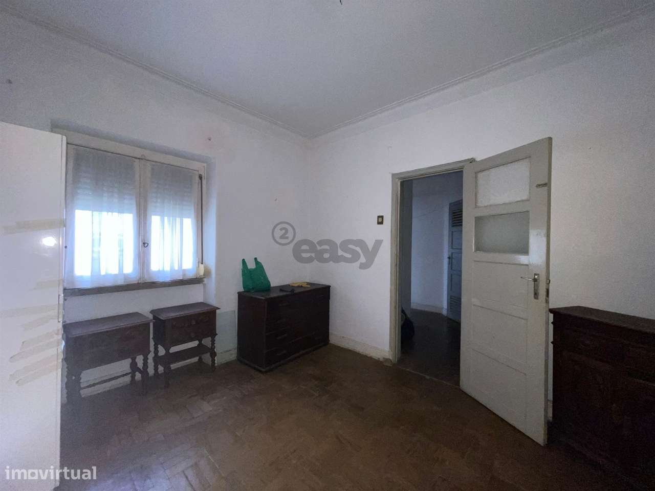 Urgente: T2 na Damaia para remodelação total - Grande imagem: 4/11