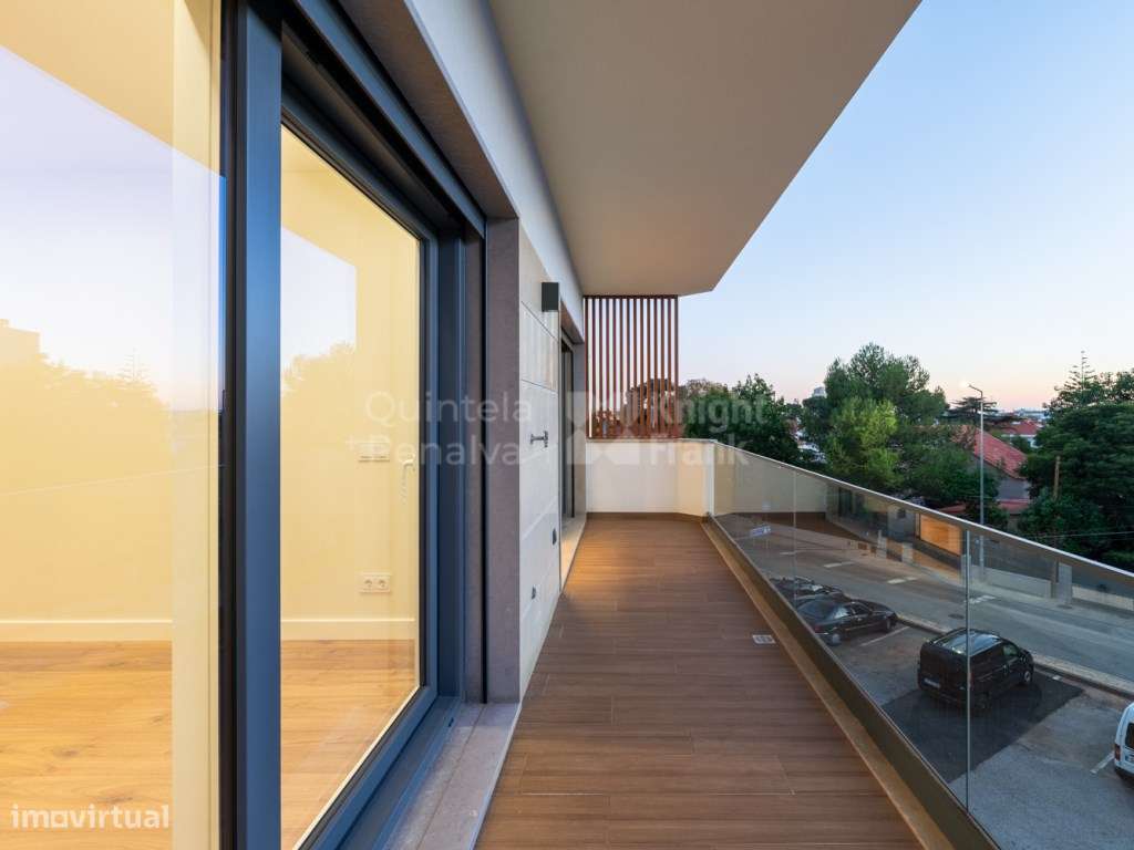 Apartamento T3 com garagem junto ao centro de Cascais-24