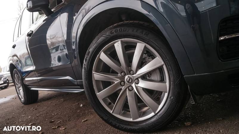 Volvo XC 90 B5 D AWD Geartronic Momentum - 33