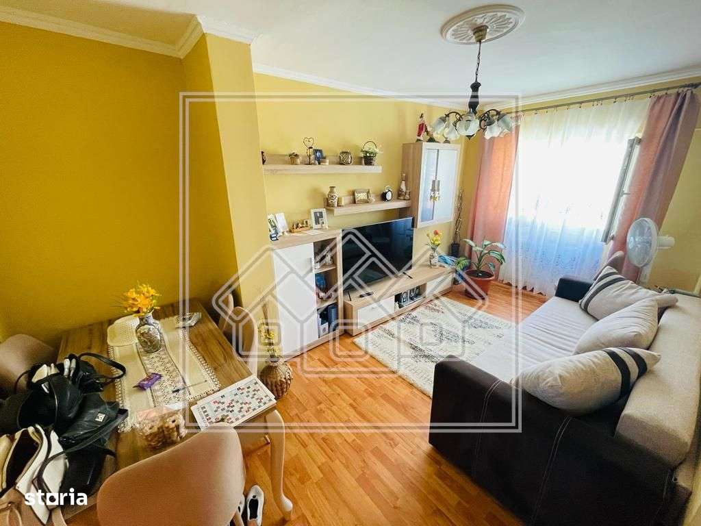 Ap in Cisnadie, cu 4 camere, balcon si pivnita - Imagine principală: 4/10