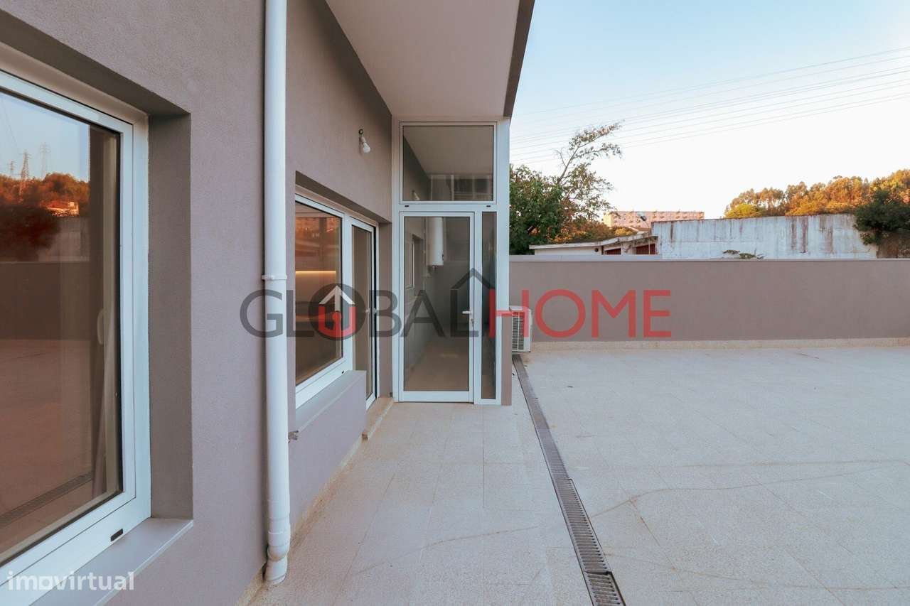 Apartamento T2 Renovado com Terraço em Fânzeres-18