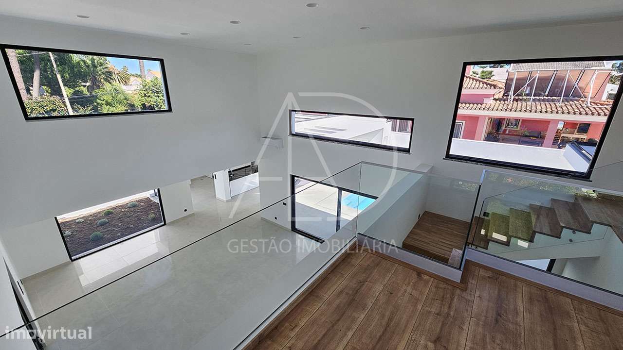 Moradia, 367 m², Corroios-23