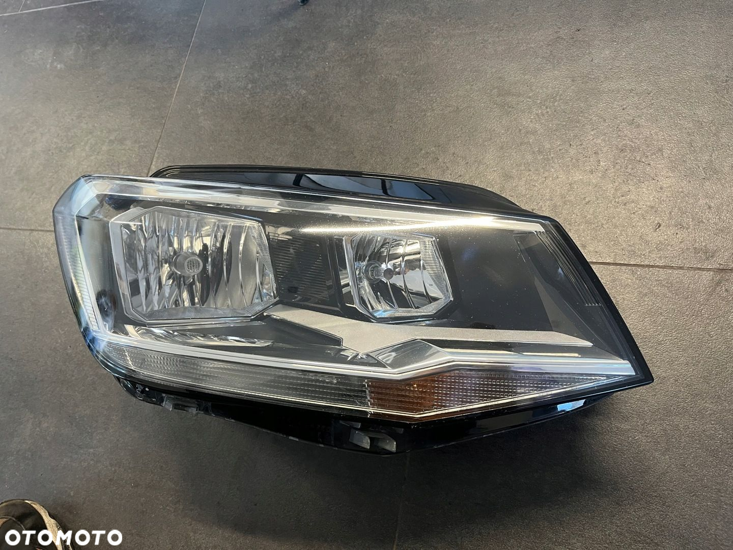 Lampa prawa przednia VW CADDY 2K5 2K1 III - 3