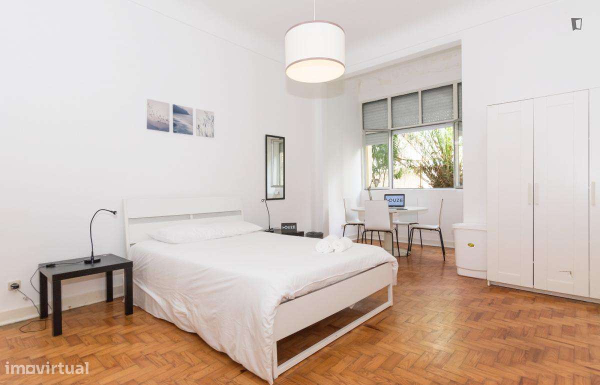 Quarto - localizado em Lapa Lisbon - Grande imagem: 5/6
