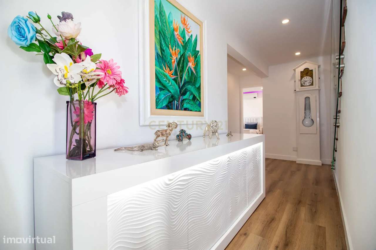Vivendo o Sonho: Luxuosa Moradia T5 em Albarraque com Espaço de Lazer-19