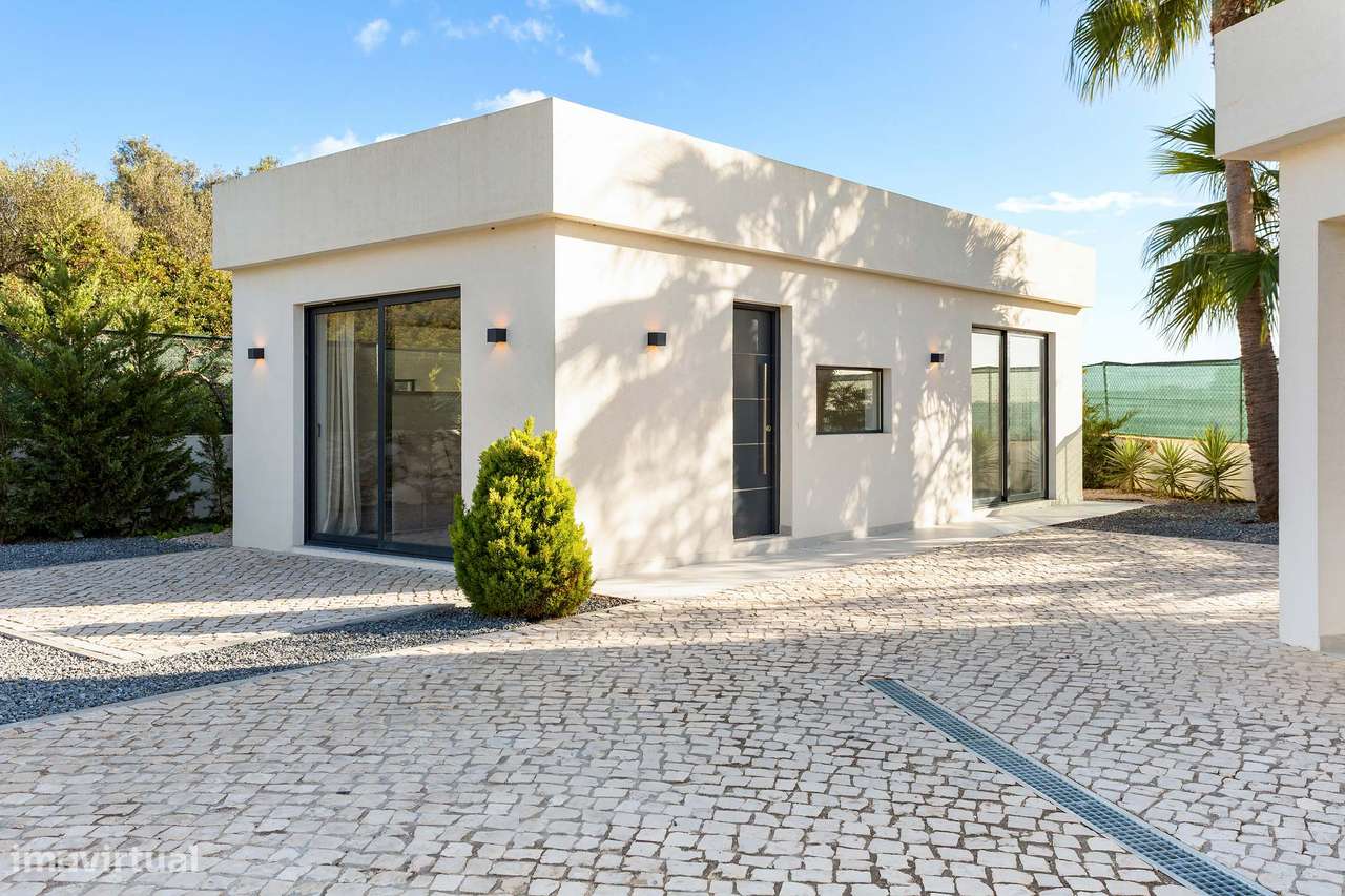 Quinta Moderna de Luxo com 4+1 Suítes, Anexo Independente e Jardim-45