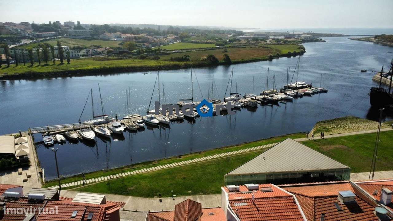 Prédio misto em frente ao Rio e Marina de Vila de Conde, com projeto-10