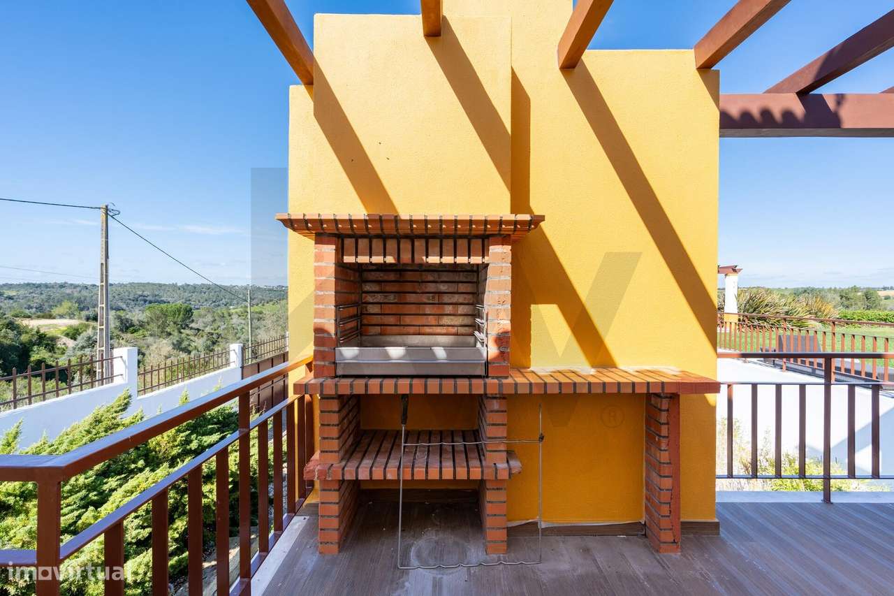 Moradia Exclusiva e única com Panorâmica, Piscina e Jardim com 5 suíte - Grande imagem: 4/60