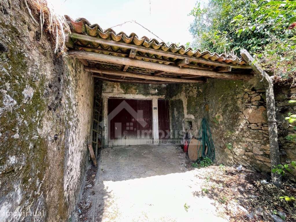 Moradia T1 pronta para reabilitar em Figueiró dos Vinhos-9