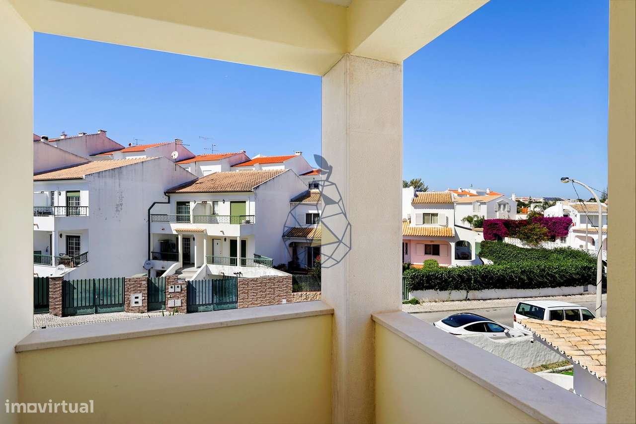 Moradia T5 com Piscina Privada, Jardim e 5 Suites em Montechoro, Albuf-37