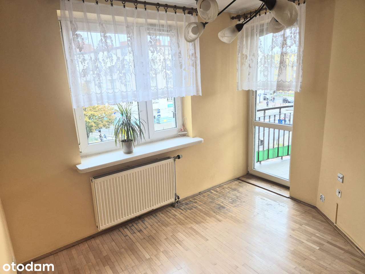 Blisko terenów zielonych z trzema balkonami-4