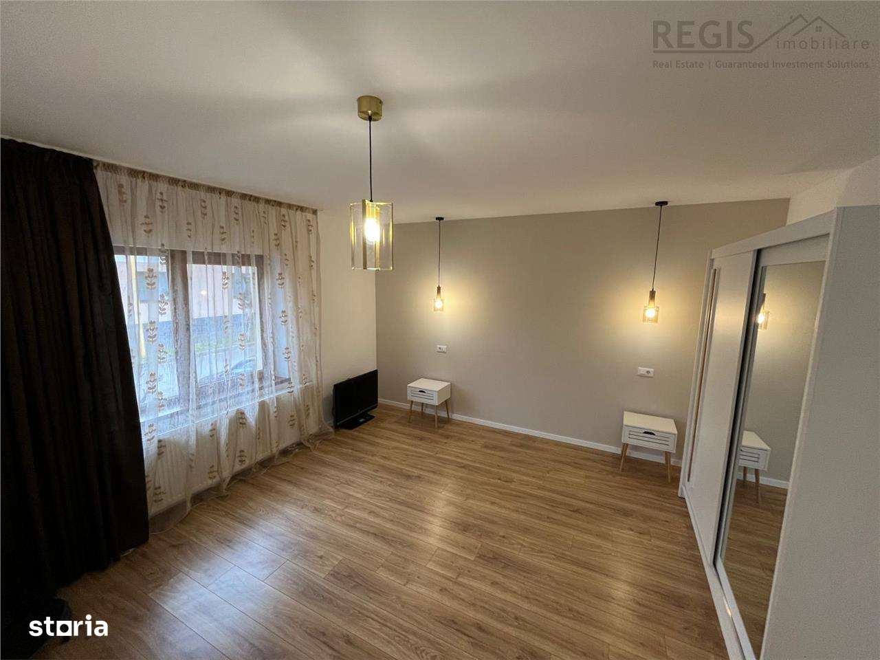 Casa Curte generoasa 3 Camere, Centrul Civic - Imagine principală: 4/13