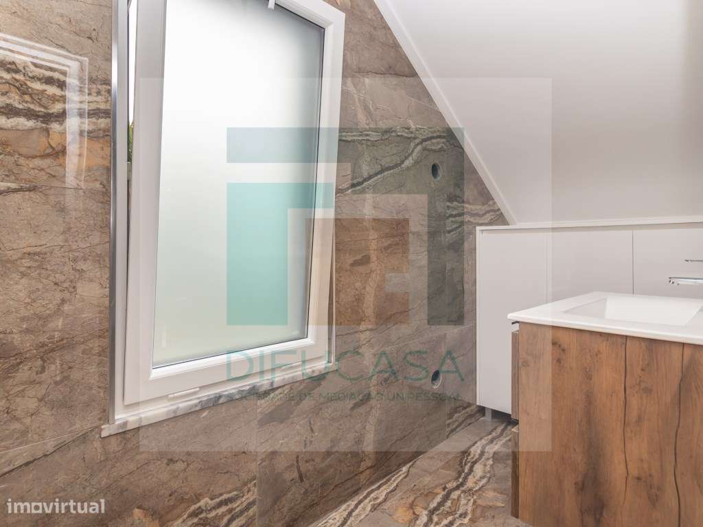 R128 Moradia T6 Azeitão-12