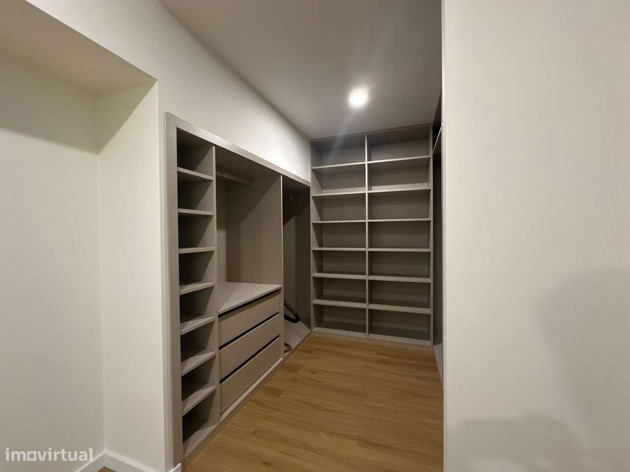 Apartamento T2 totalmente renovado, vista mar-35