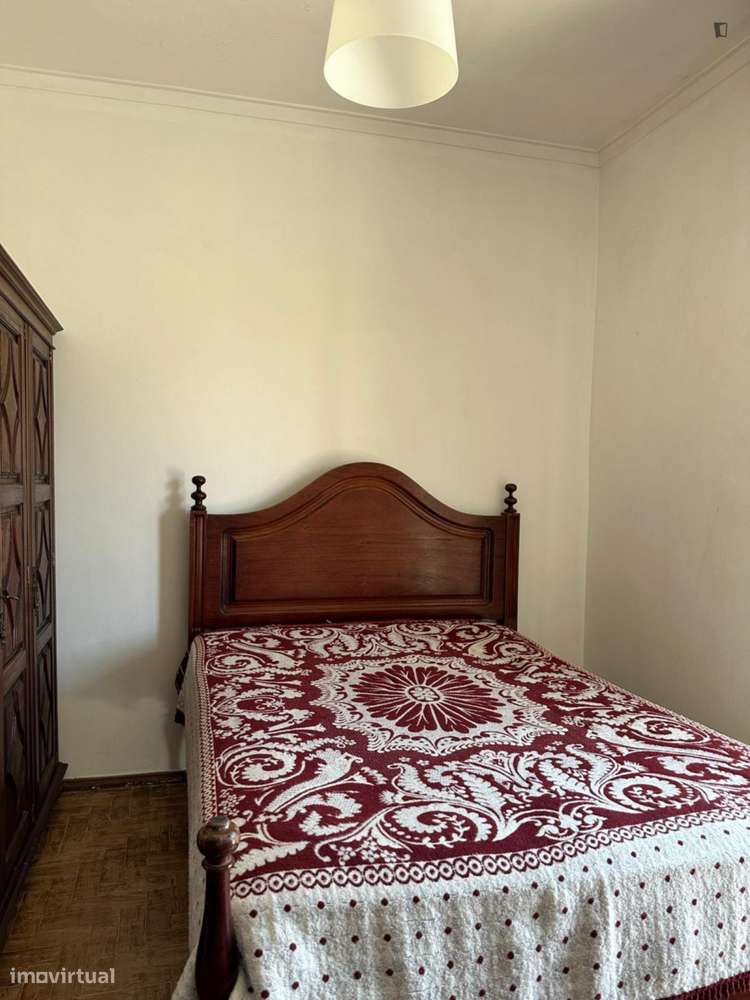 Quarto - localizado em Lisbon - Grande imagem: 2/10