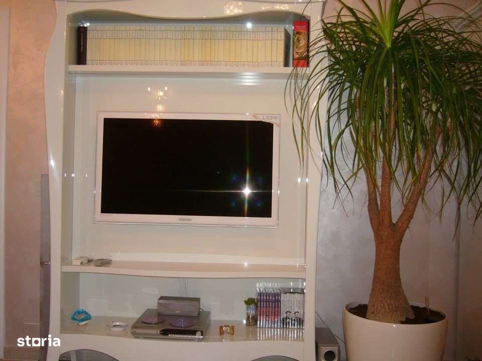 Apartament 3 camere, Dacia, etaj 1, finisaje superioare, centrala - Imagine principală: 3/10