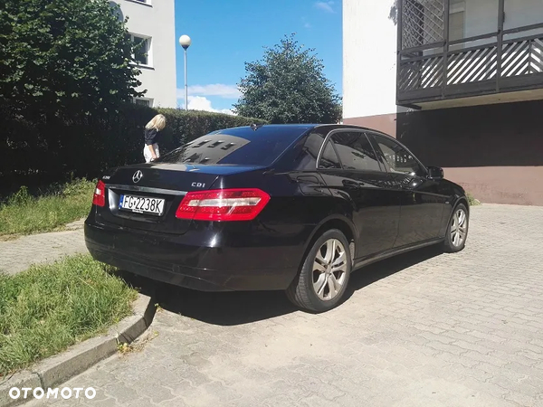 Mercedes-Benz Klasa E 200 CDI Classic - 2